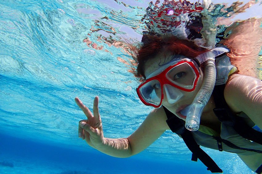 波照間島・ニシ浜ビーチ。透明度が空気並み、最強にCG懸かっている嘘みたいに美しい海。【12】