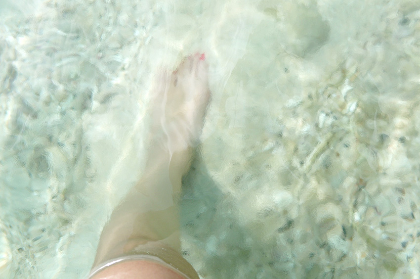 【徳浜】有機的なビーチとライオン岩、華麗なるジョブチェンのHIRO ISLAND STYLE【奄美大島・加計呂麻島 女もつらいわ 08】