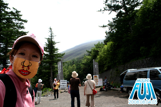 山部引退?! キツすぎた二度目の富士登山に格言が降る